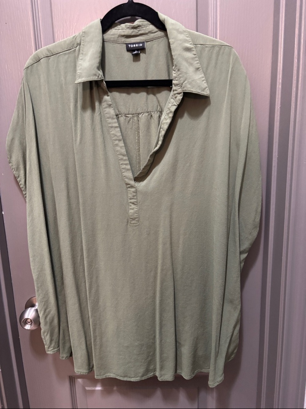 torrid Sage Green Dolman Sleeve V-Neck Pullover Shirt